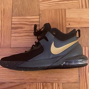 Nike air max 270s good condition black Nikes